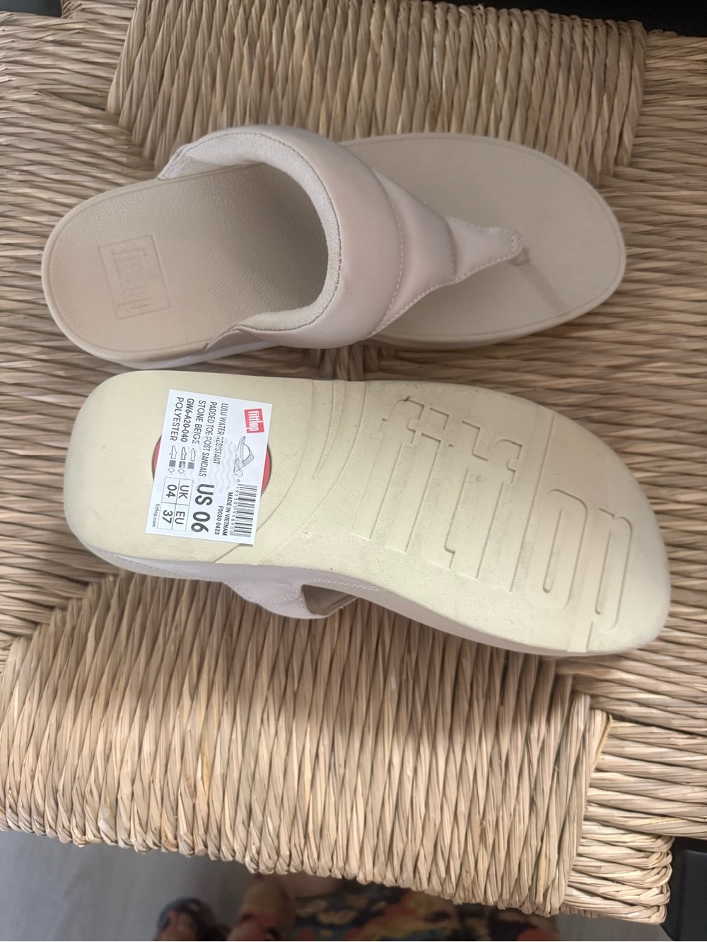 FitFlop Cream Padded Toe. Never Worn! - Picture 5 of 5